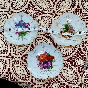 True Vintage Porcelain 3 leaf gold Trinket dishes